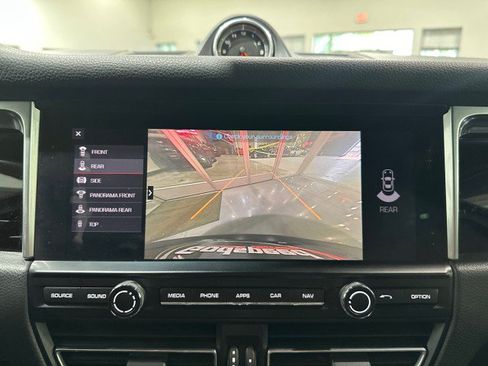 Used 2021 Porsche Macan AWD/4WD image 68