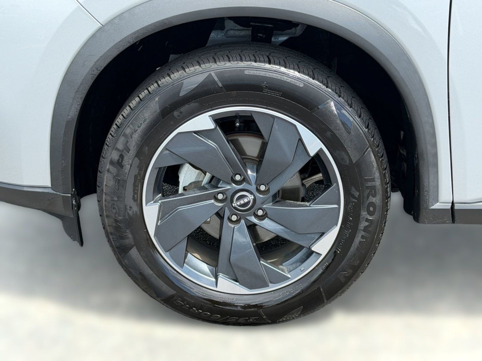 Used 2025 Nissan Rogue SV AWD/4WD image 13