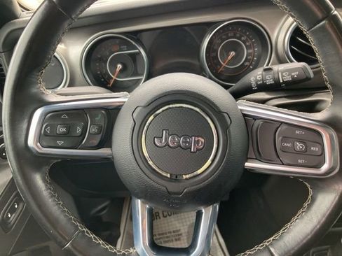 Used 2020 Jeep Wrangler Unlimited Sahara AWD/4WD image 18