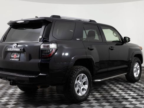 Used 2019 Toyota 4Runner SR5 AWD/4WD image 7