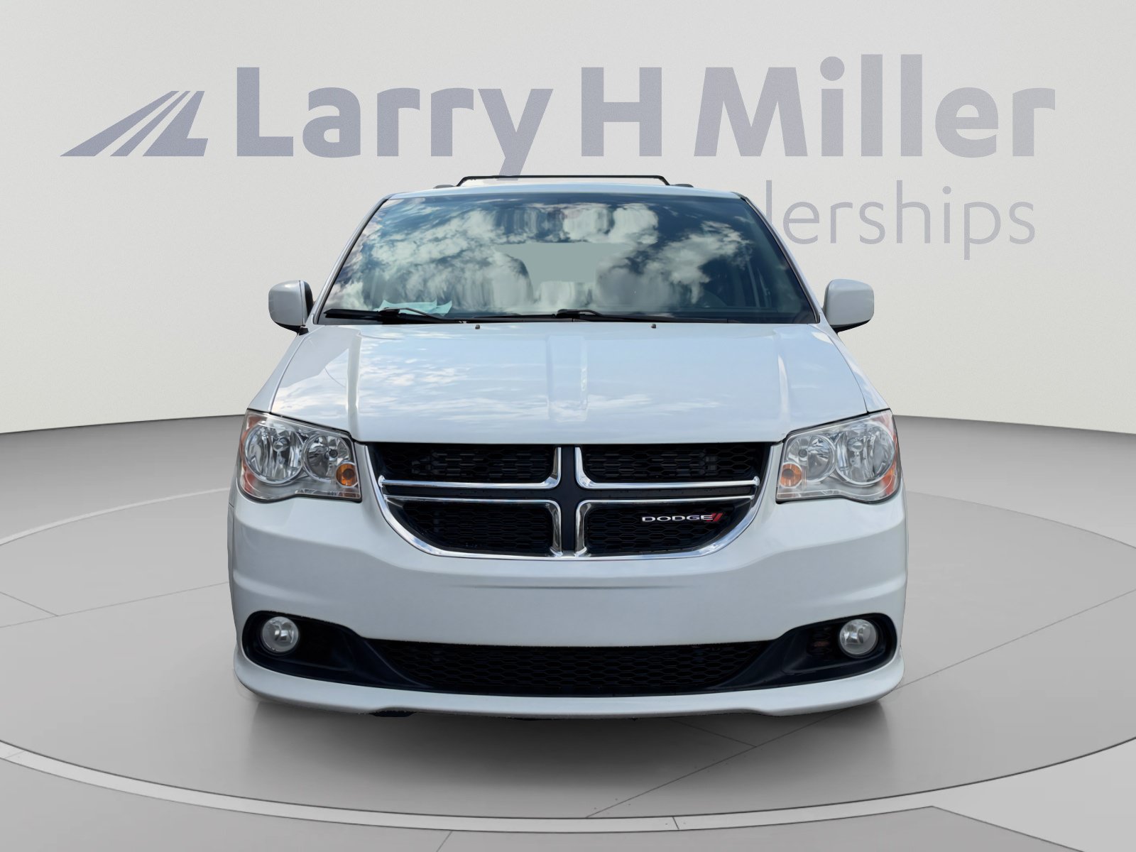 Used 2019 Dodge Grand Caravan SXT w/ Driver Convenience Group FWD image 8