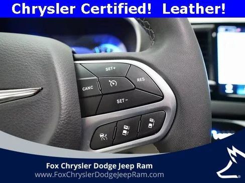 Certified 2024 Chrysler Pacifica Touring-L image 19