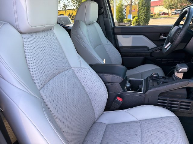 Used 2024 Toyota Tacoma Limited w/ Limited Package (LT) AWD/4WD image 25