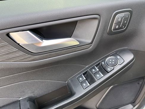 Used 2024 Ford Escape Platinum image 22