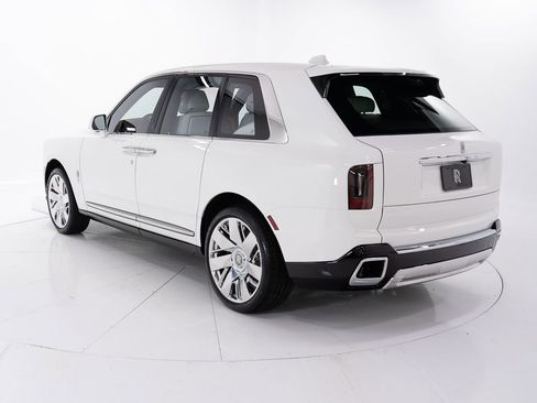 New 2026 Rolls-Royce Cullinan image 3