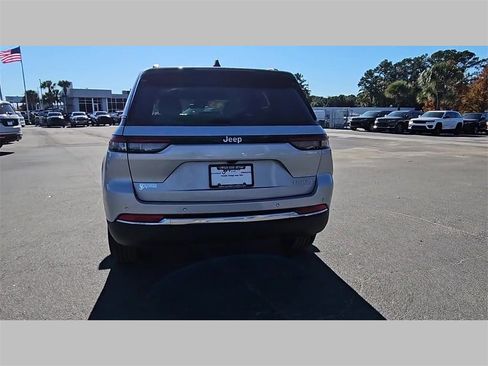 Certified 2025 Jeep Grand Cherokee Laredo X w/ Luxury Tech Group I image 29