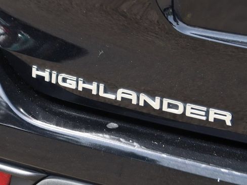 Used 2021 Toyota Highlander XLE AWD/4WD image 48