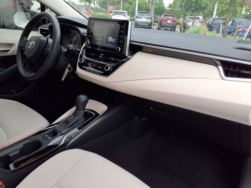Used 2020 Toyota Corolla LE FWD image 11