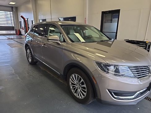 Used 2018 Lincoln MKX Select w/ Select Plus Package AWD/4WD image 1