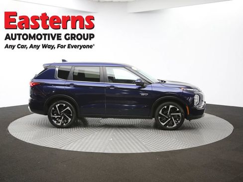 Used 2023 Mitsubishi Outlander SE image 43