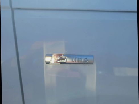 Used 2018 Audi A4 2.0T Ultra Premium w/ Convenience Package image 18