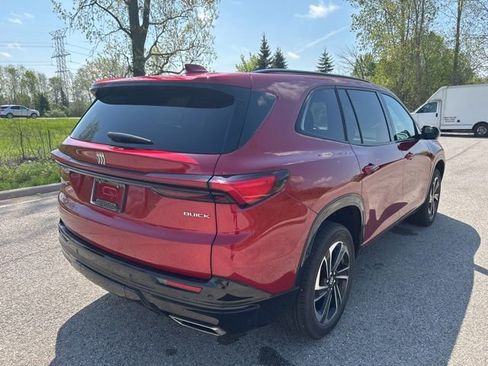 Used 2025 Buick Enclave Sport Touring w/ Power Package AWD/4WD image 3