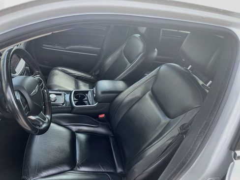 Used 2021 Chrysler 300 Touring L RWD image 18