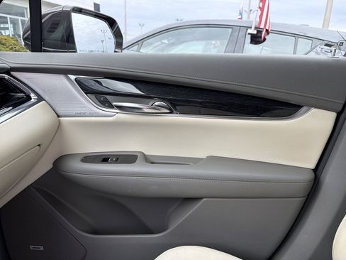 Used 2020 Cadillac XT6 Premium Luxury image 18