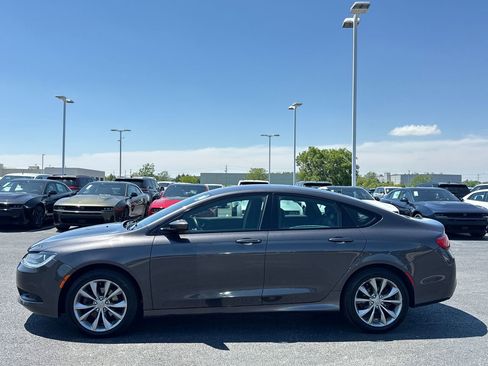 Used 2016 Chrysler 200 S FWD image 6