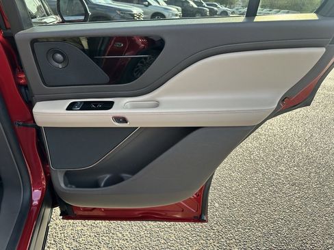 Used 2020 Lincoln Aviator Reserve w/ Elements Package Plus image 19