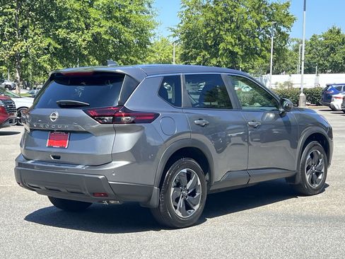 Certified 2026 Nissan Rogue SV FWD image 25