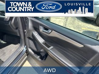 Used 2022 Ford Escape SEL AWD/4WD video 4