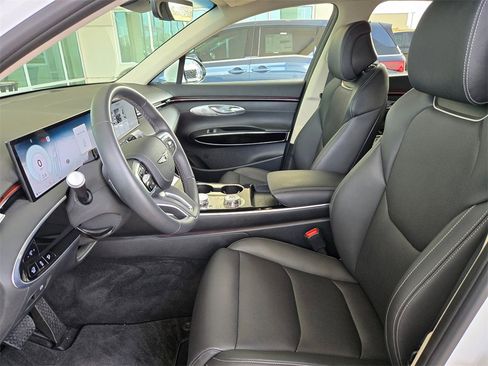 Used 2026 Genesis GV70 2.5T image 9