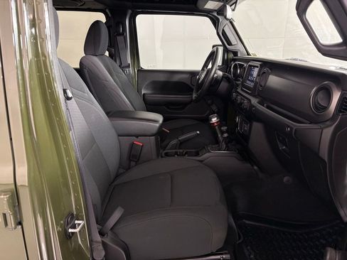 Used 2022 Jeep Gladiator Sport AWD/4WD image 39