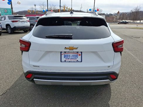 Certified 2025 Chevrolet Trax LT image 22