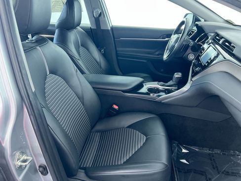 Used 2020 Toyota Camry SE image 29