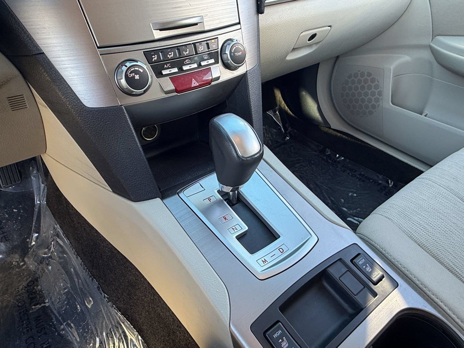 Used 2014 Subaru Outback 2.5i Premium AWD/4WD image 15