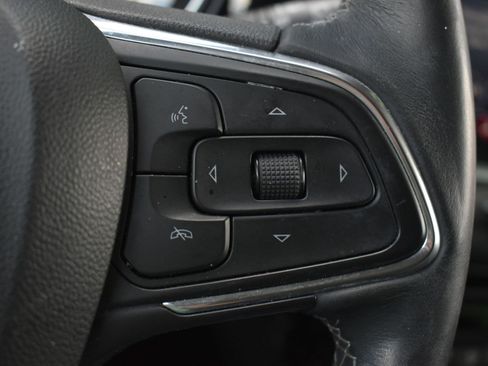 Used 2020 Buick Encore GX Essence w/ Sport Touring Package FWD image 22
