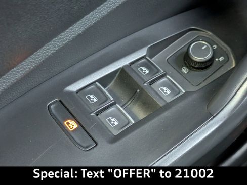 Used 2022 Volkswagen Jetta GLI Autobahn image 24