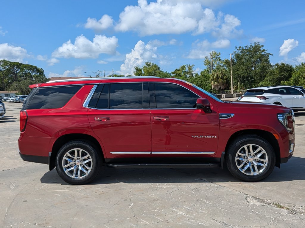 Used 2023 GMC Yukon SLT w/ SLT Premium Package RWD image 9
