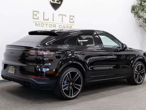 Used 2021 Porsche Cayenne Coupe AWD/4WD image 11