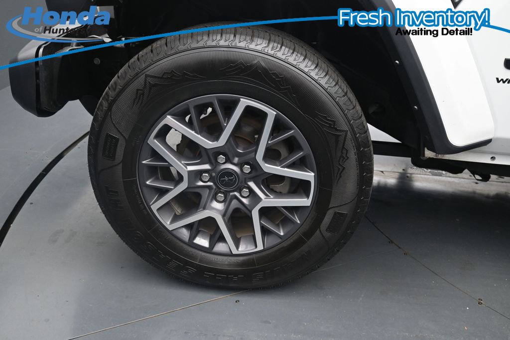 Used 2025 Jeep Wrangler Unlimited Sahara AWD/4WD image 14