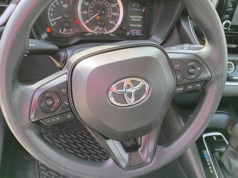 Used 2022 Toyota Corolla LE image 15