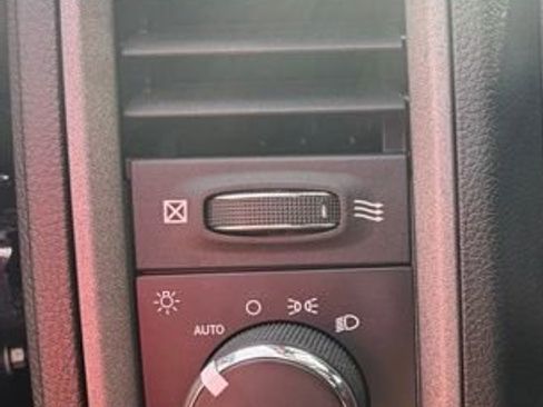 Used 2018 RAM 2500 Tradesman w/ Chrome Appearance Group image 11