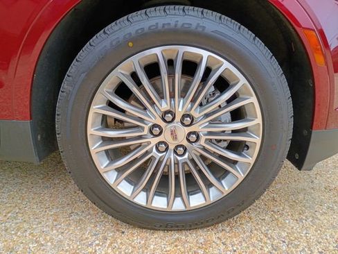 Used 2017 Cadillac XT5 Premium Luxury w/ Advanced Security Package image 17