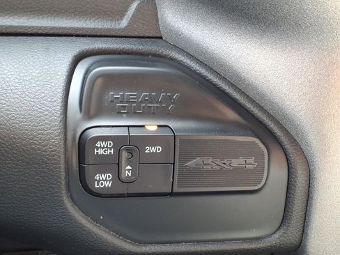 Used 2024 RAM 2500 Tradesman w/ Chrome Appearance Group image 19