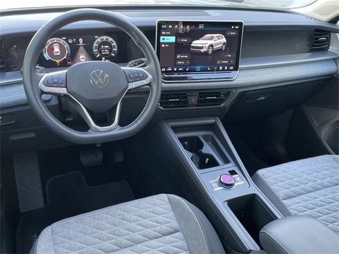 Used 2025 Volkswagen Tiguan S image 6