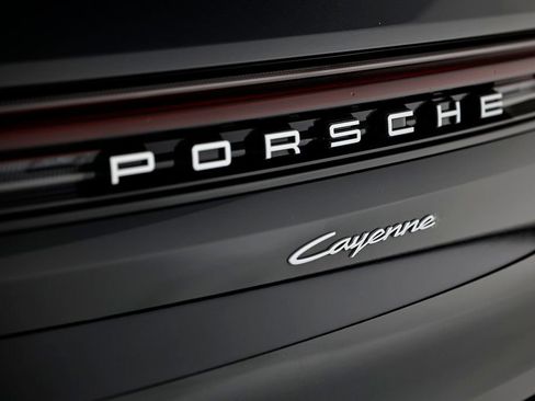 Certified 2024 Porsche Cayenne image 15