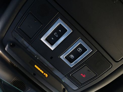 Used 2019 Jaguar F-PACE S image 31