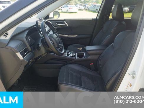 Used 2024 Mitsubishi Outlander SE AWD/4WD image 7