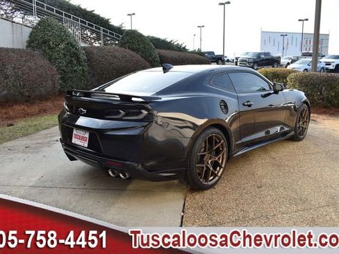 Used 2018 Chevrolet Camaro SS image 10