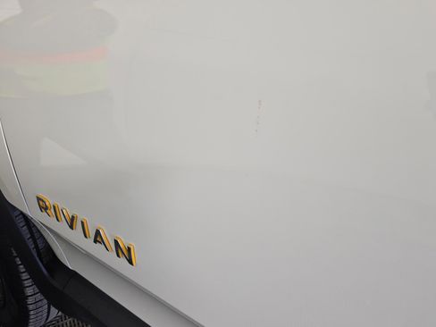 Used 2023 Rivian R1S Adventure image 37