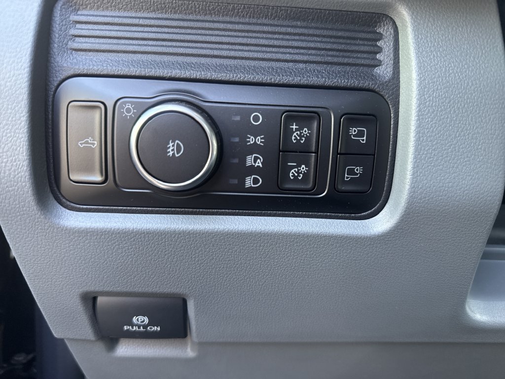 New 2026 Ford F350 XL w/ 360-Degree Camera Package RWD image 24