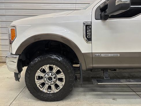 Used 2017 Ford F250 King Ranch w/ King Ranch Ultimate Package AWD/4WD image 4