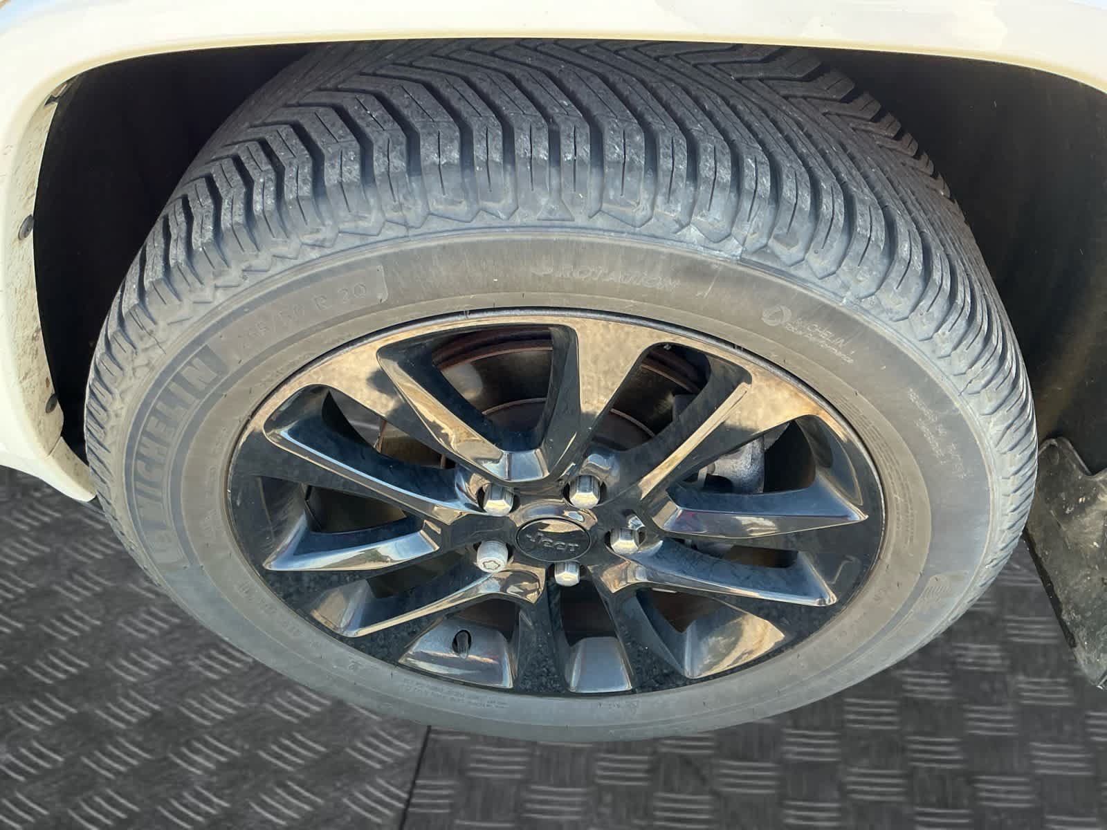 Used 2018 Jeep Grand Cherokee Altitude AWD/4WD image 14