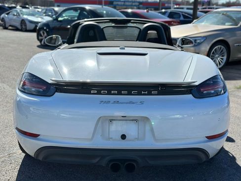 Used 2017 Porsche 718 Boxster S image 11