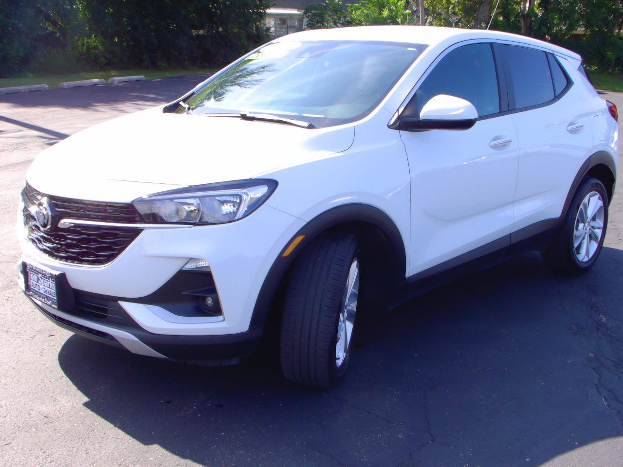 Used 2022 Buick Encore GX Preferred w/ Cold Weather Comfort Package FWD image 3