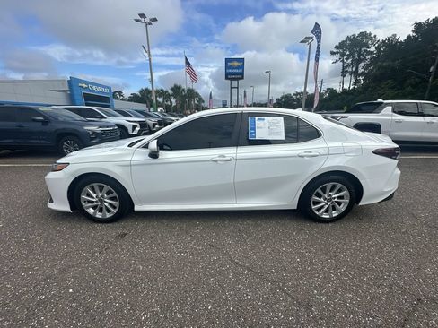Used 2021 Toyota Camry LE FWD image 13