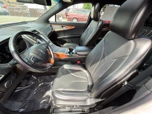 Used 2017 Lincoln MKX Reserve w/ Lincoln MKX Climate Package AWD/4WD image 13