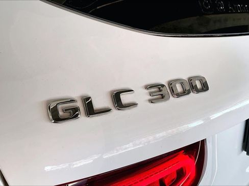 Used 2021 Mercedes-Benz GLC 300 image 9